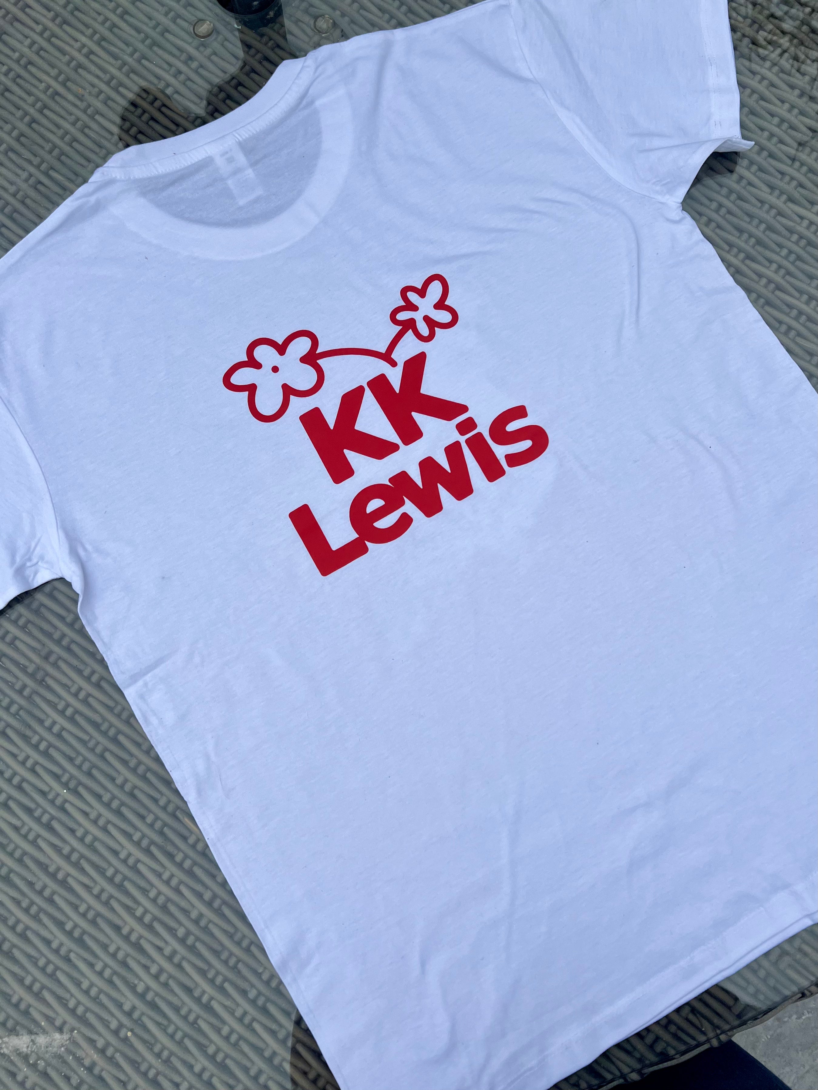 ‘hot girls love pigeons’ tee